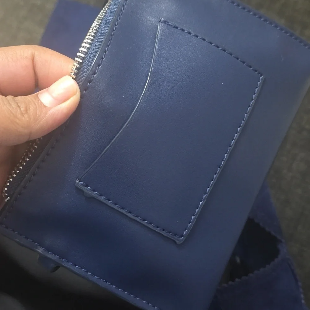 Zara Navy Blue Satchel with Red Scarf Accent does not have the red cloth - Picture 12 of 12